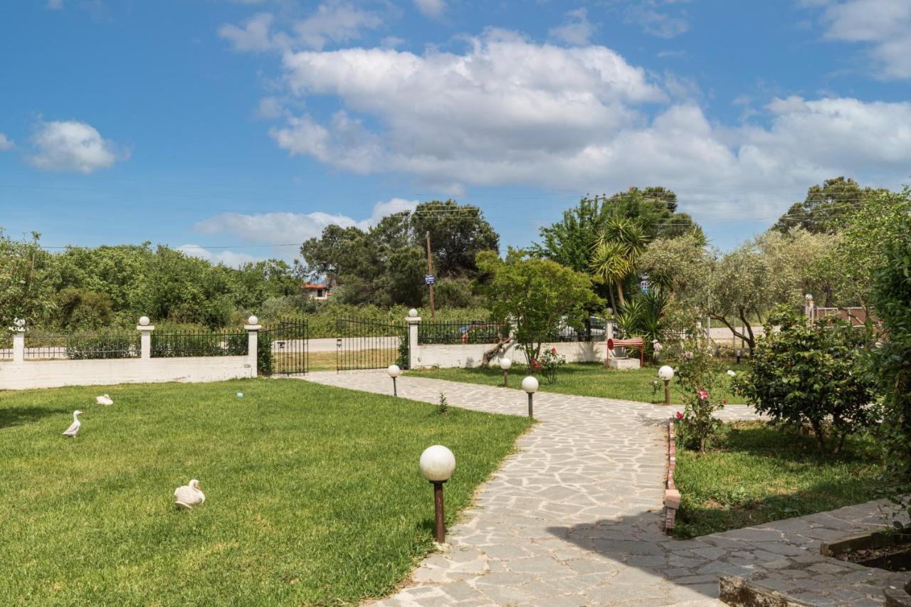 M&M Villa Vourvourou Bagian luar foto