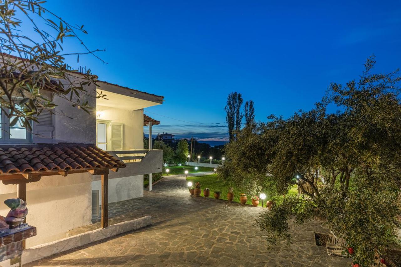 M&M Villa Vourvourou Bagian luar foto